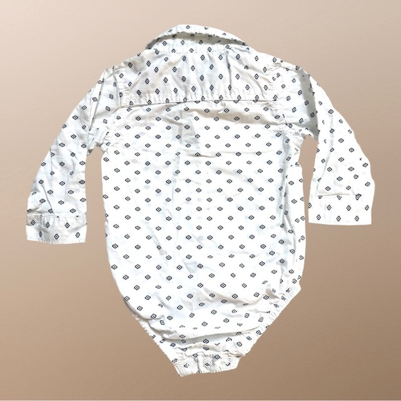 ⭐️ 5 for $25 Carter’s Collared Button Down Shirt Baby Onesie 9 Months - Picture 2 of 4